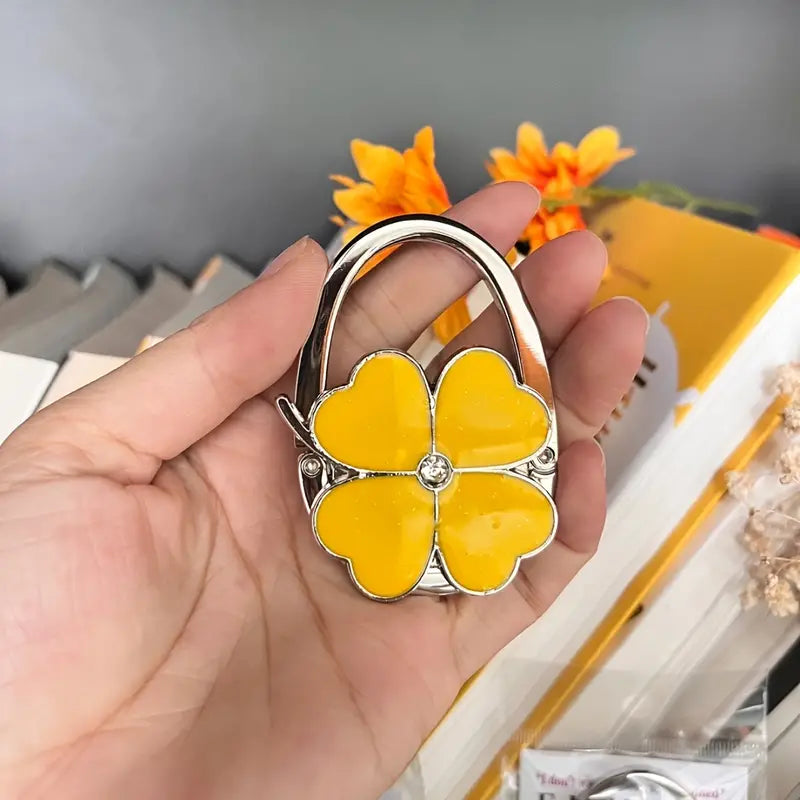 CloverGrip – Elegant Taske Krog med Firekløver Design