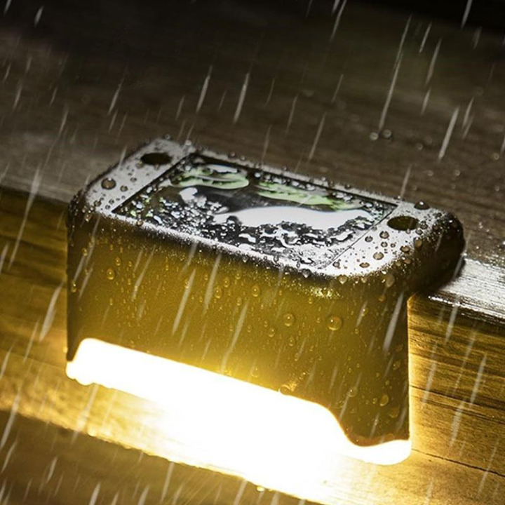 SolSkær™  Solcellsdrevet udendørslampe med automatisk dag/nat sensor