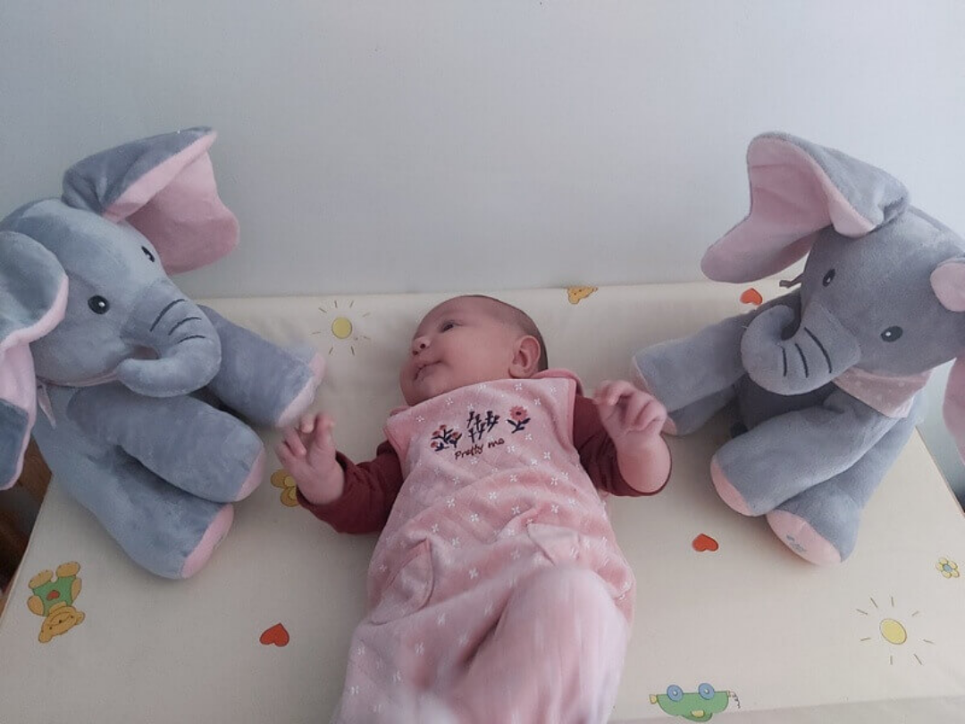 Flapsy™ Syngende elefantbamse